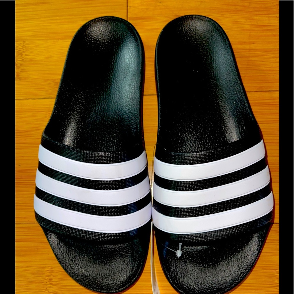 Adidas slides❤️❤️